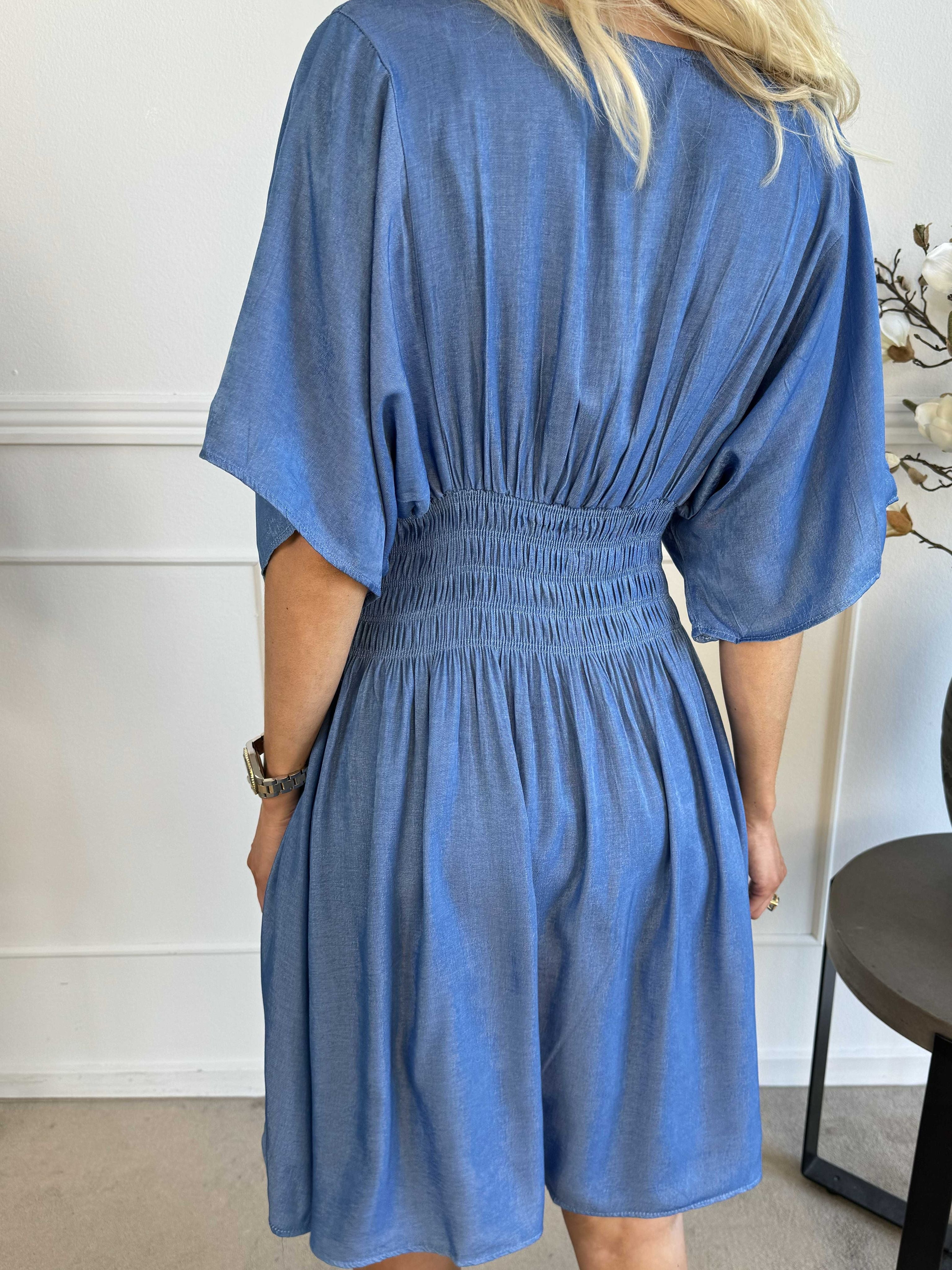 Pams Denim Short - Kjole med smock under brystet